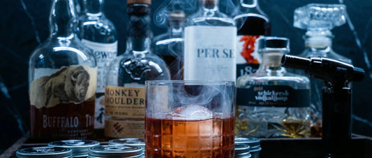Rețetă cocktail: Negroni afumat - Cu afumătorul de cocktail - Smoking Spirit
